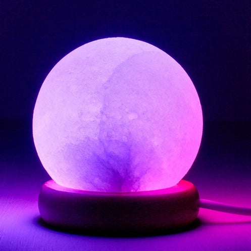 lampe sphérique en sel de l'Himalaya